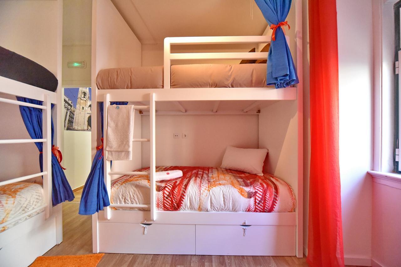 Train Lisbon Hostel ภายนอก รูปภาพ