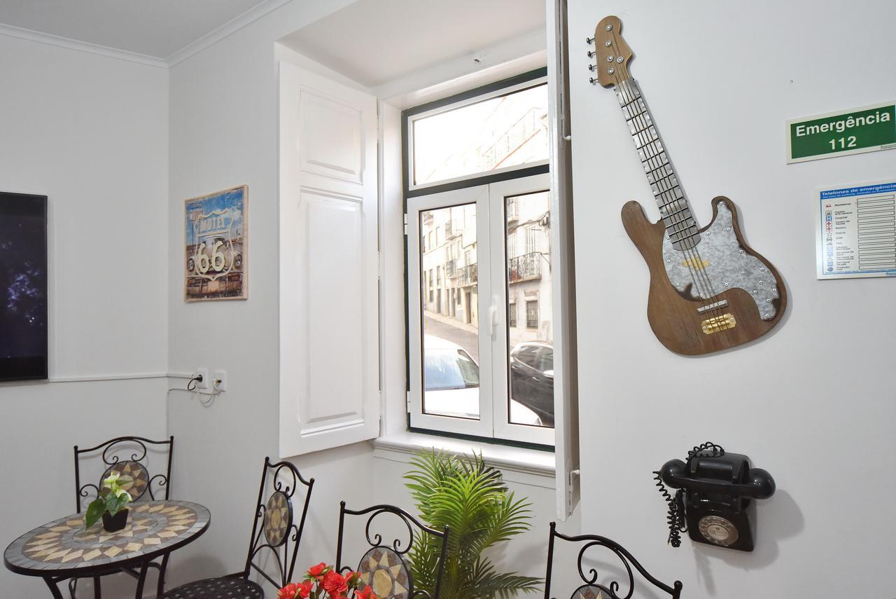 Train Lisbon Hostel ภายนอก รูปภาพ