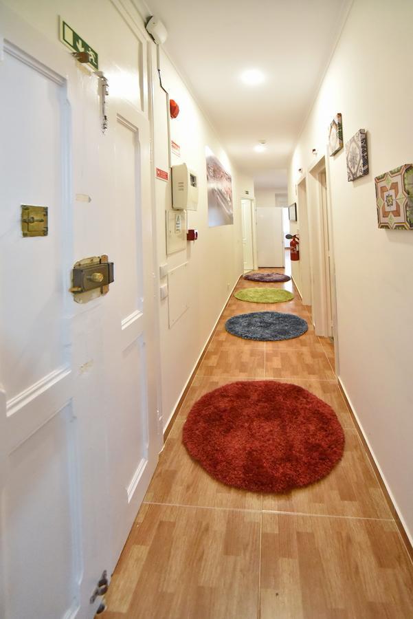 Train Lisbon Hostel ภายนอก รูปภาพ
